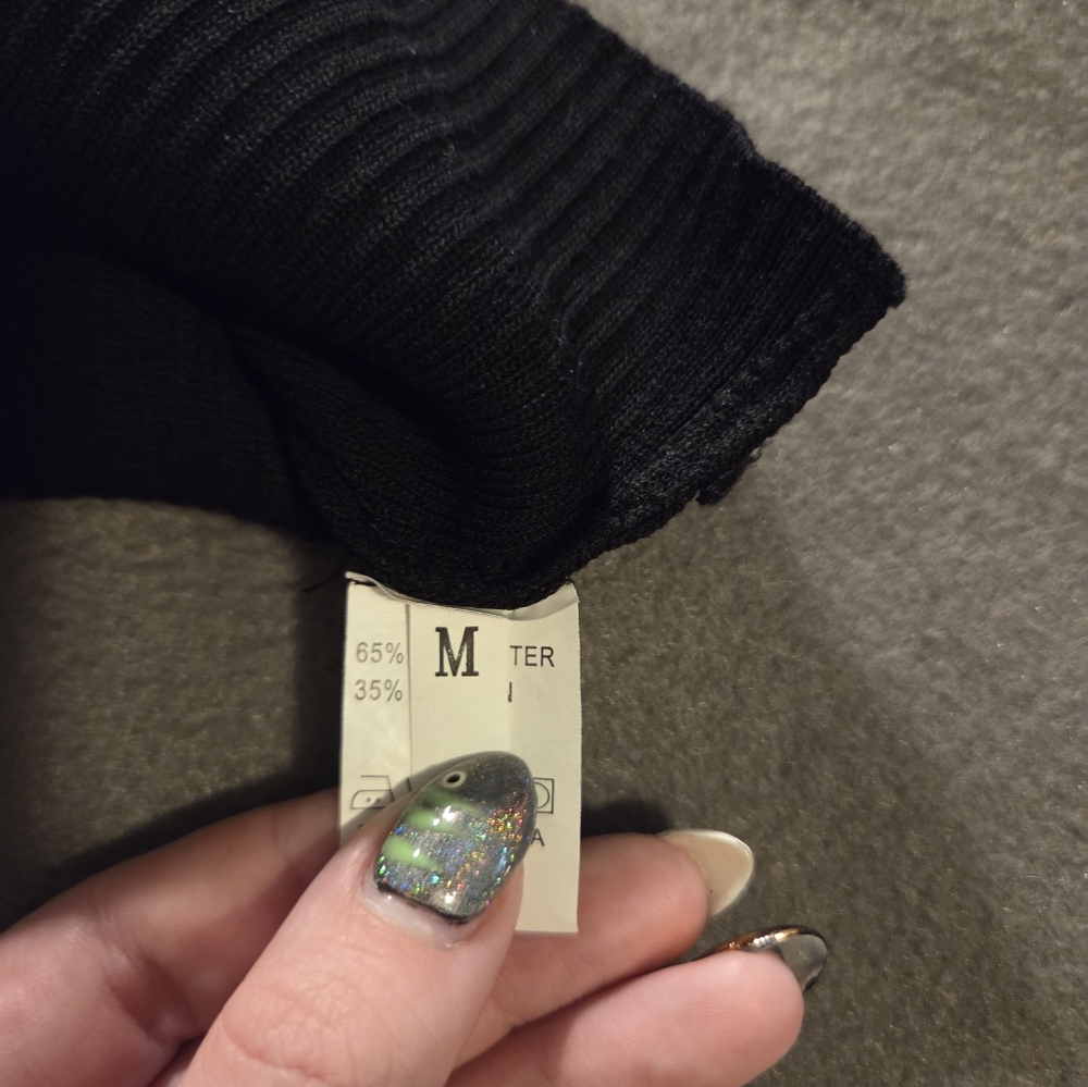 Black Sleeveless Mock Neck Top - Picture 3 of 3